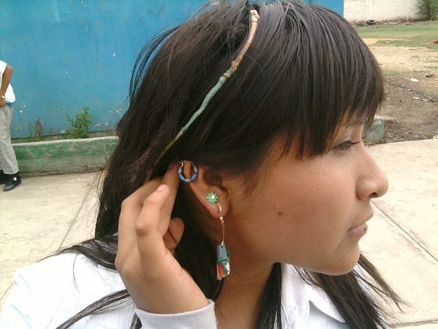 Más aretes