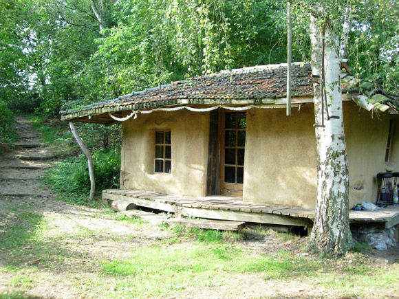 casa de paja y adobe